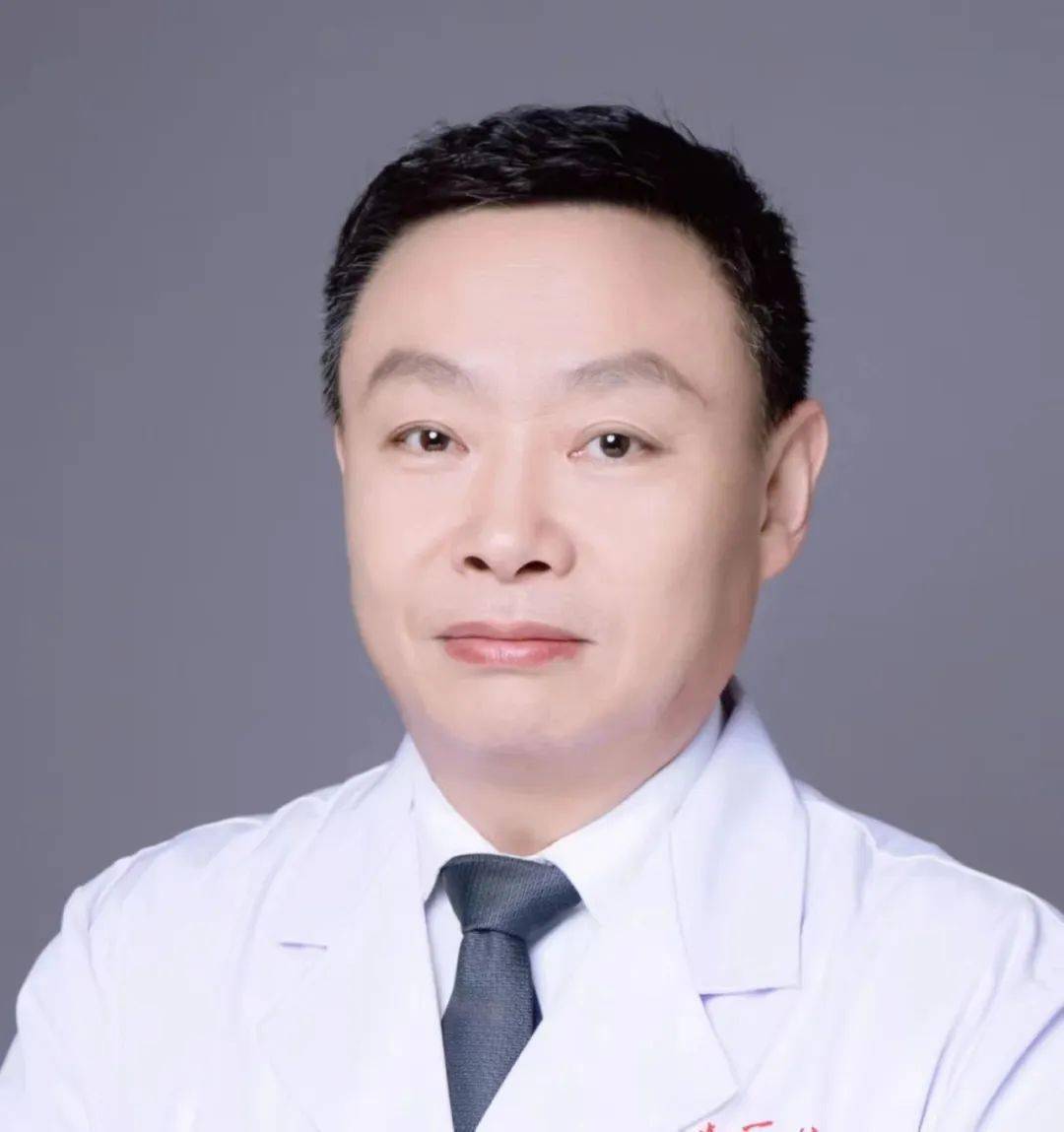 ccos眼底病丨踏入历史长河,听张红兵教授讲述黄斑裂孔的治疗进展简史