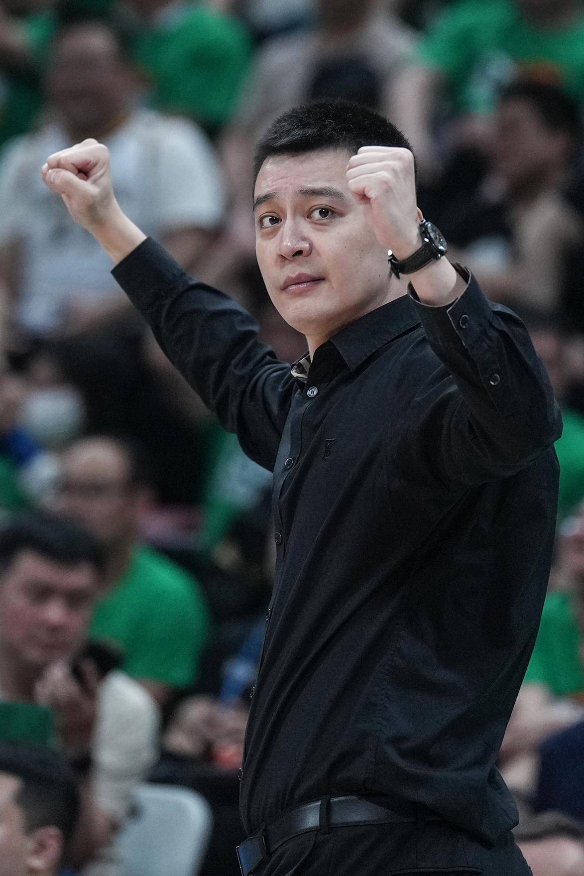 辽宁队主教练杨鸣:赛季很困难 总冠军实至名归