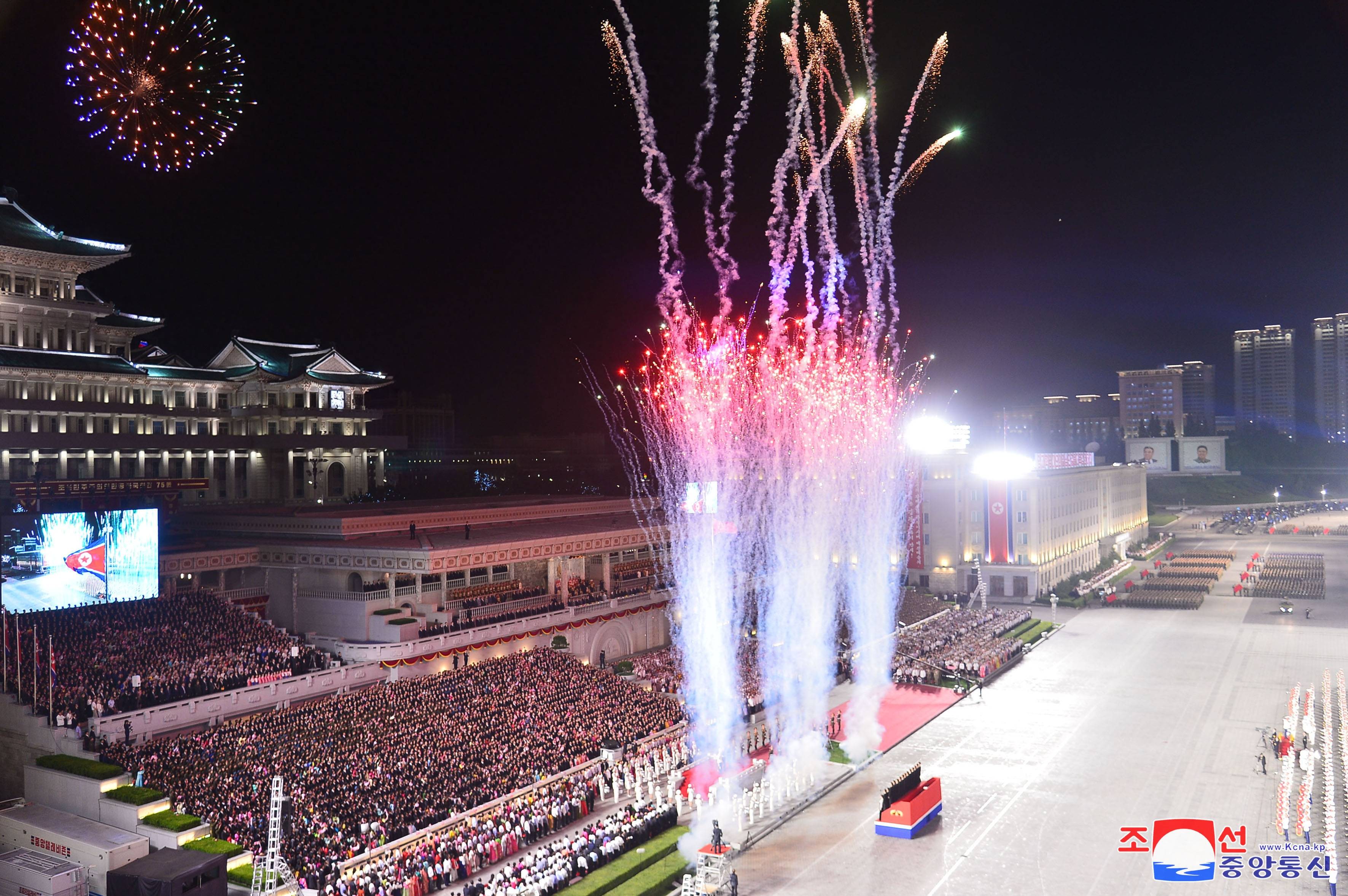 (国际)朝鲜庆祝国庆75周年_活动_平壤_新华社