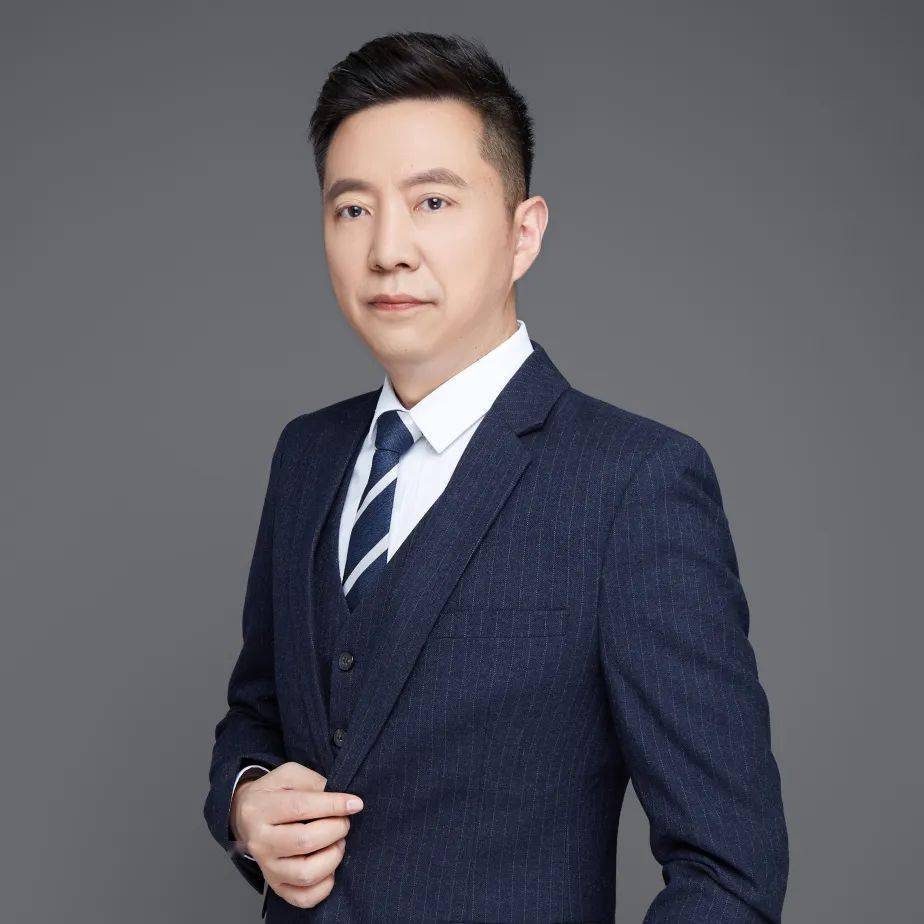 彭玮:啤酒包装美学设计 | 100 · 彭玮主题演讲预告_题目_发表报告