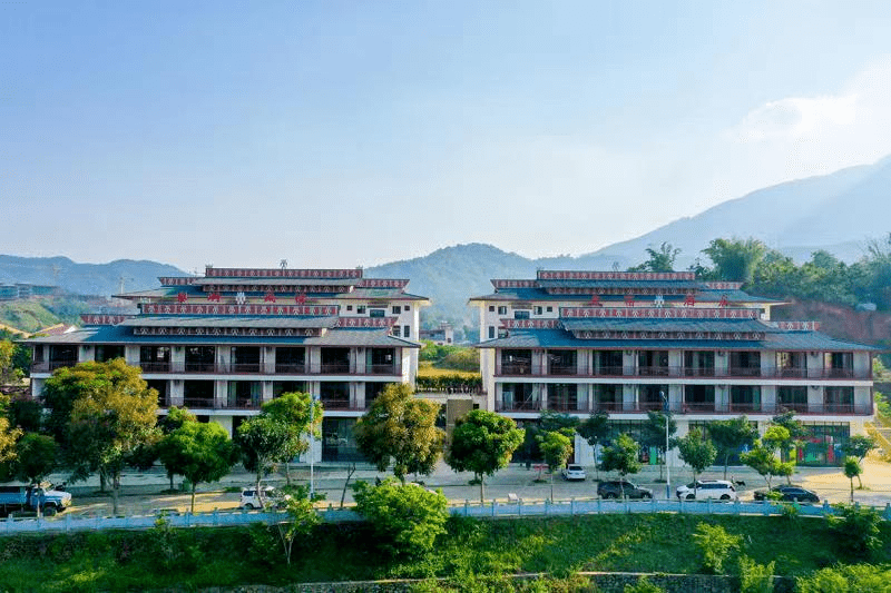 五指山黎峒风情民宿酒店_木屋_水满乡_雨林