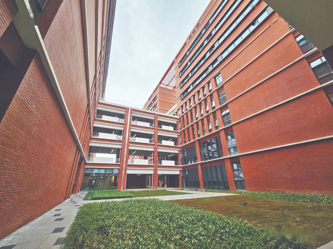 中新广州知识城又一所科研院校封顶_项目_建设_合作