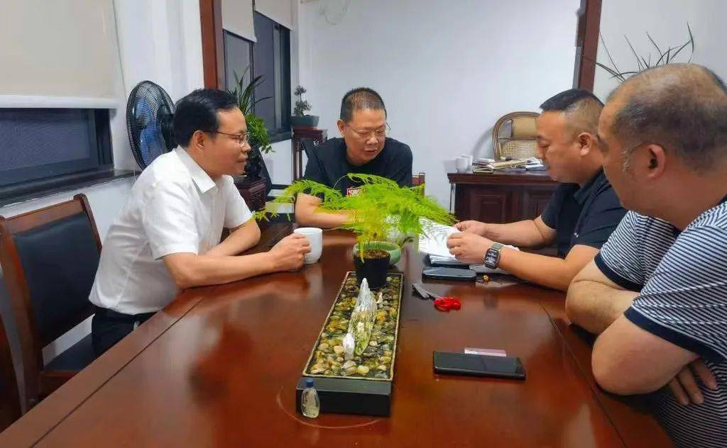 周一"夜查,夜巡,夜访"行动62县委常委,统战部部长唐红专到沙头镇