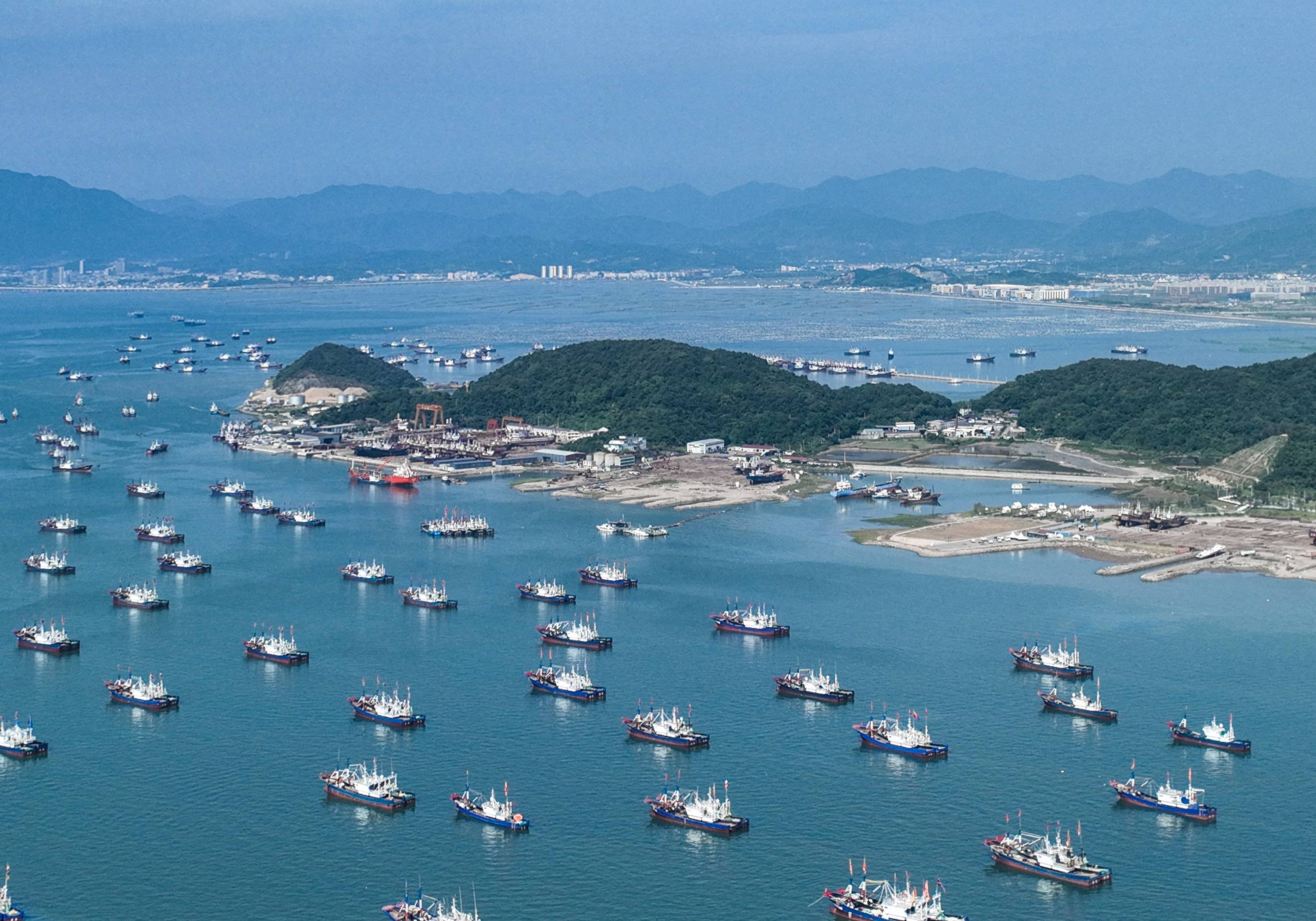 (社会)浙江宁波:静候开渔_新华社_胡学军_渔船