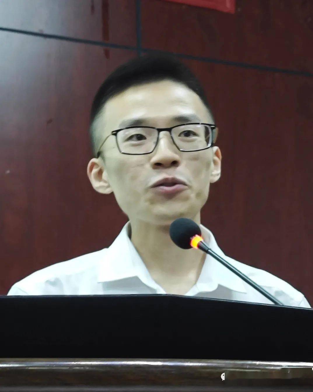 "衢州二中教育集团举办教师演讲比赛_精神_传承_获得者