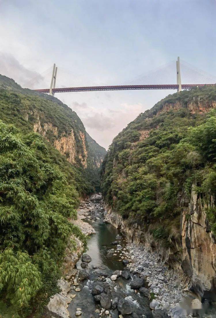 环骑尼珠河大峡谷,从云南到贵州_大桥_渡河_山顶