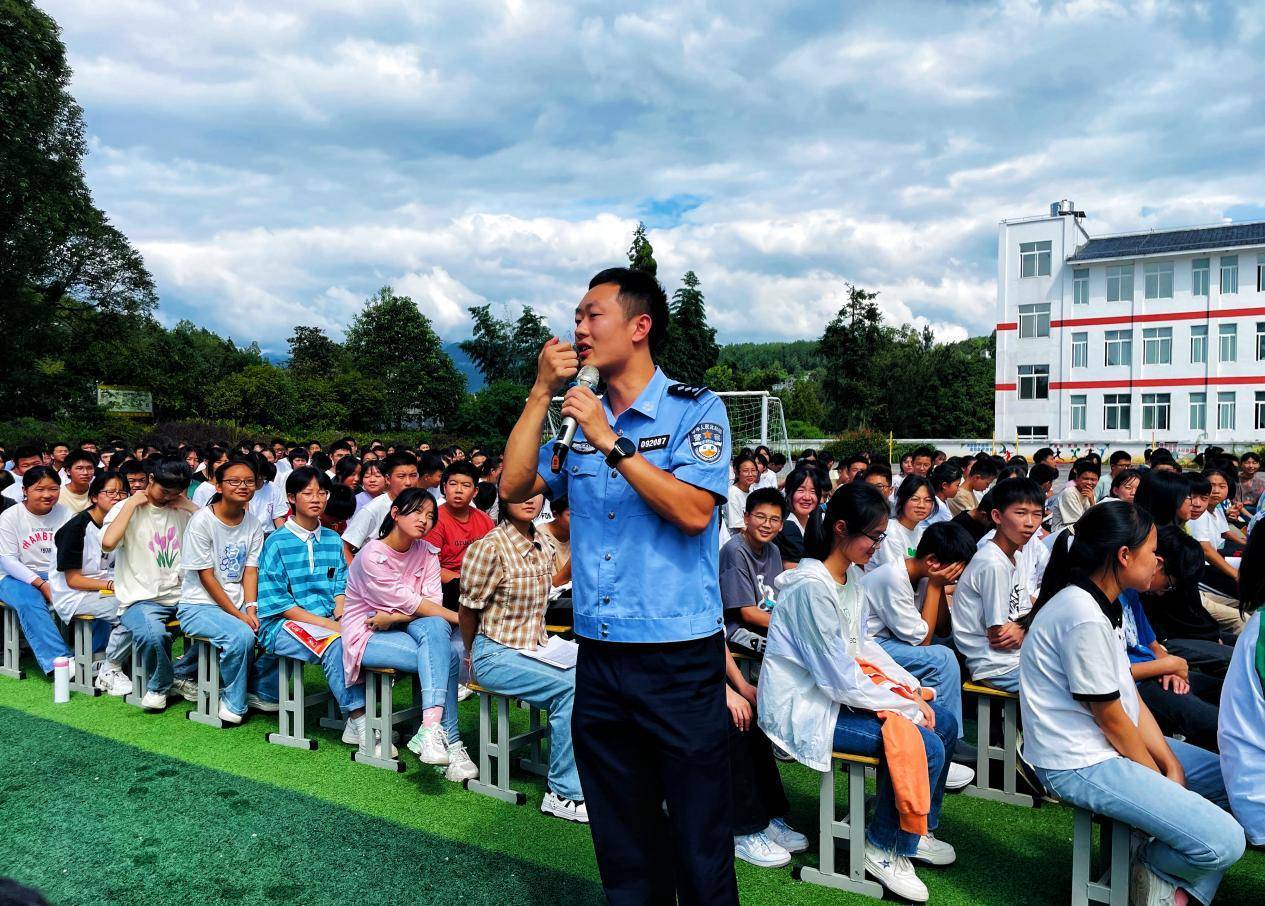 建始县大堰中学老师图片