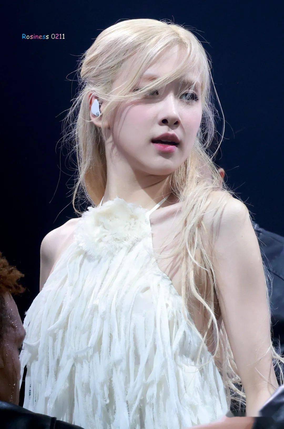 blackpink首尔演唱会,jennie很搞笑,lisa被感动,ros07的传奇时刻.