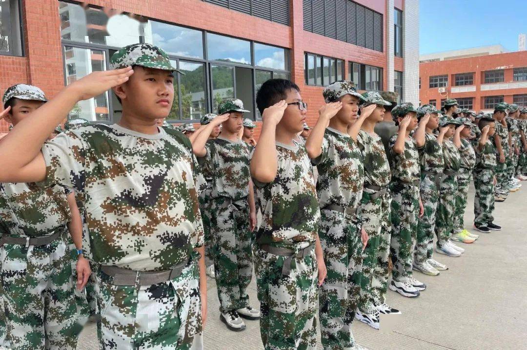 烈火骄阳磨心智,青春热血铸军魂——记封开县广信中学2023年新生军训