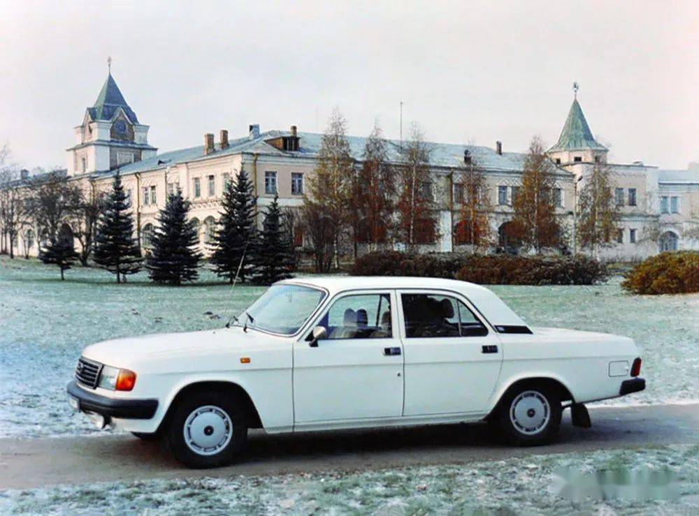九十年代的伏尔加轿车图片