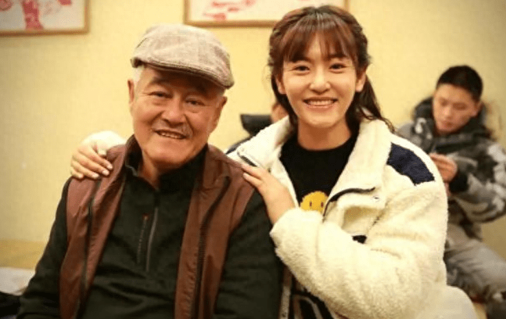 她被赵本山力捧,成为乡村爱情女主角,才30岁身材发福似40岁大妈_杜