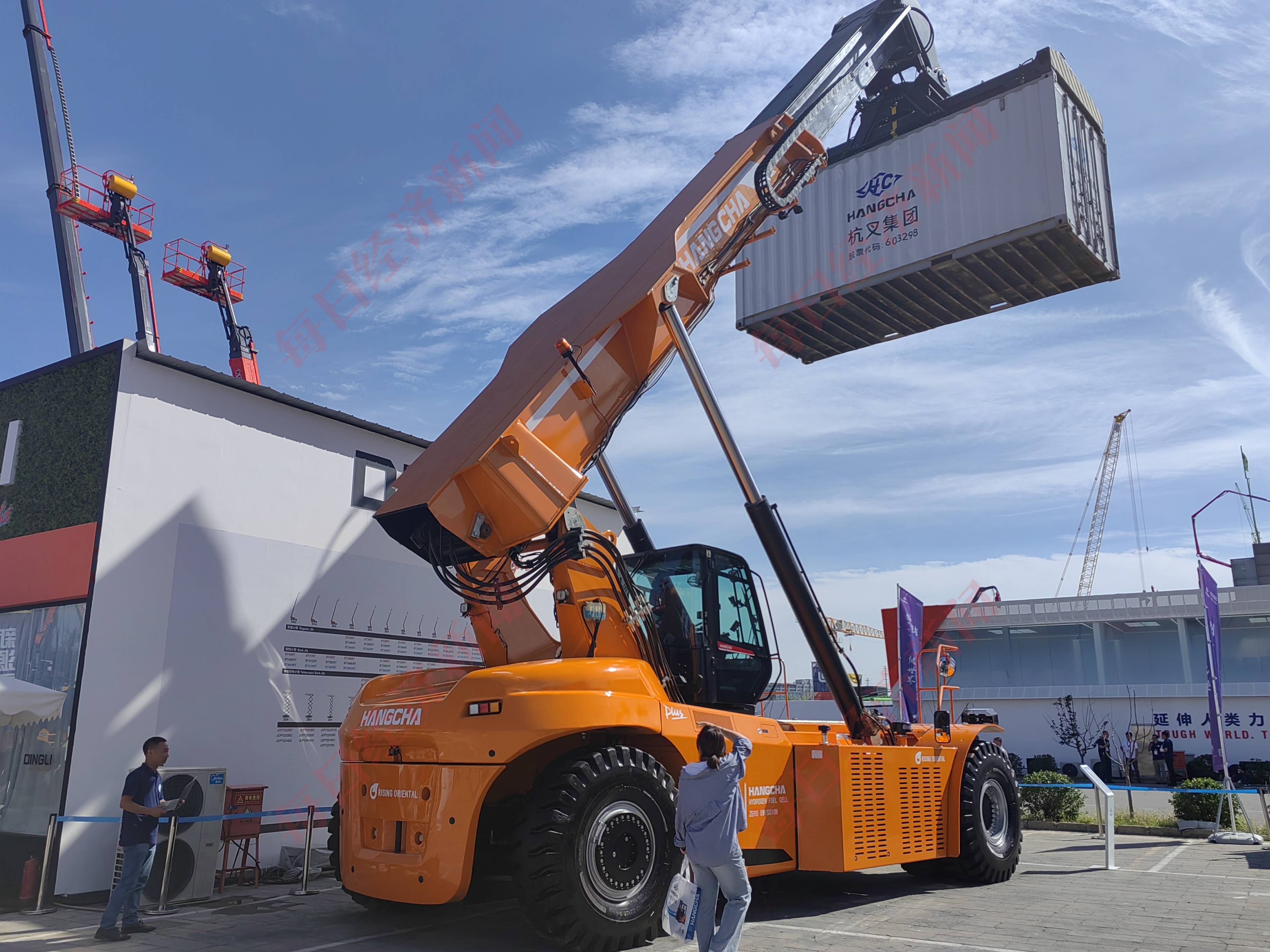 零碳港口建设推动氢能叉车发展提速 新能源叉车生产企业:今年客户数量