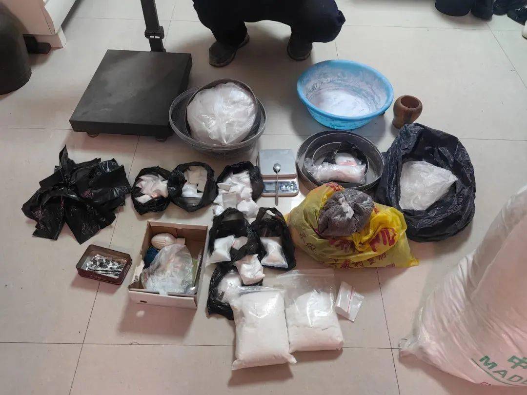 巴彦淖尔市:缴获毒品安钠咖近1.3公斤!_乌拉特中旗_部署_公安局