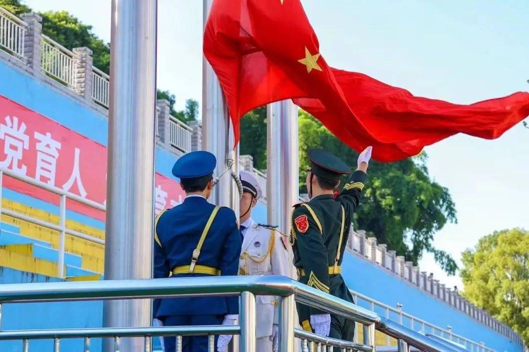 国旗护卫队期待你的加入!_青年_以下事项_湖北
