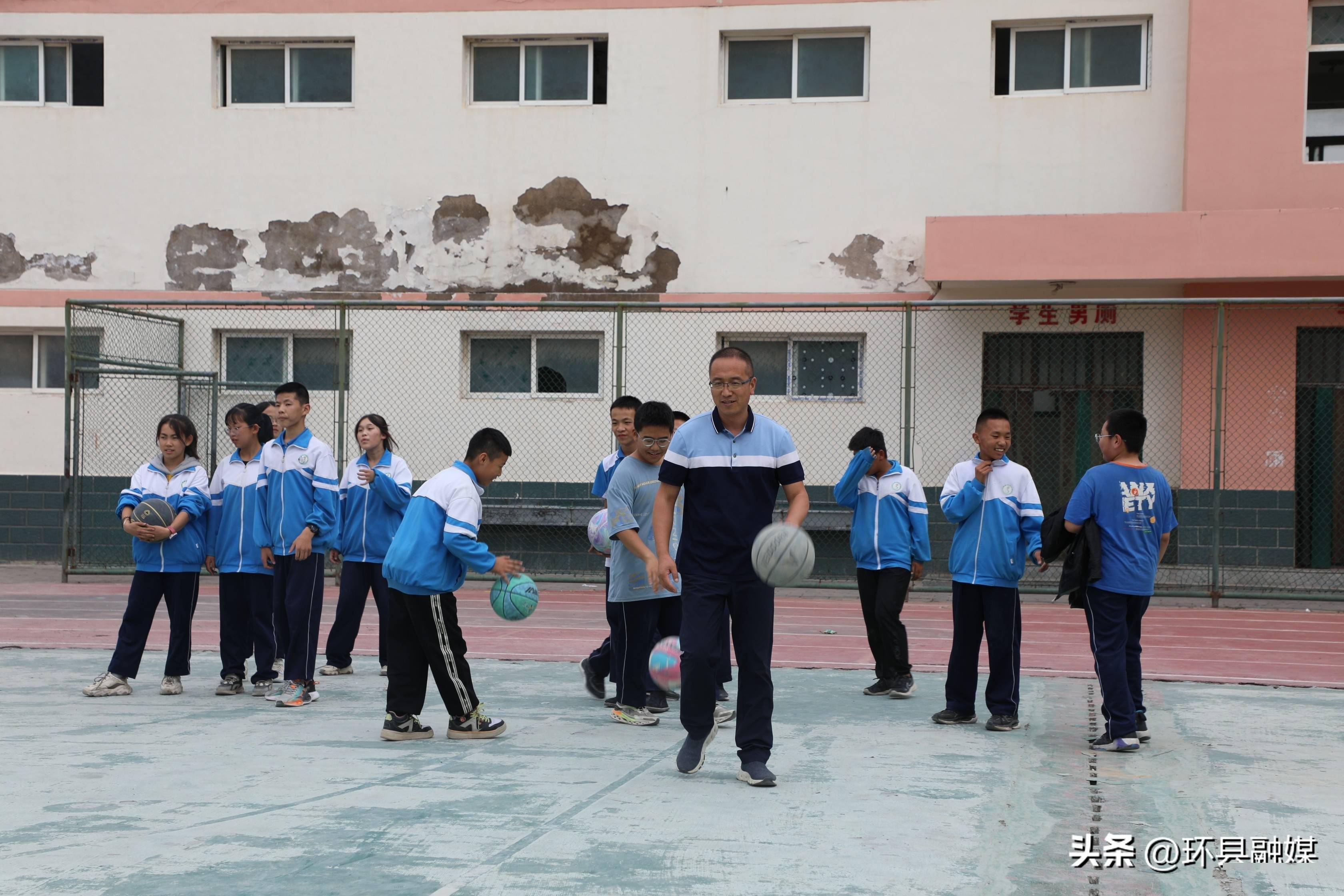 用心培育伴花开 ——走进环县五中教师寇永军_教育_工作_教学