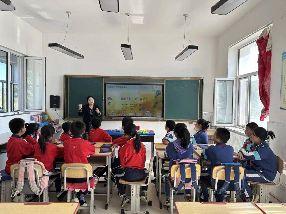 9月21日,县委宣传部联合县教育局,样子哨镇大椅山中心小学开展"送教