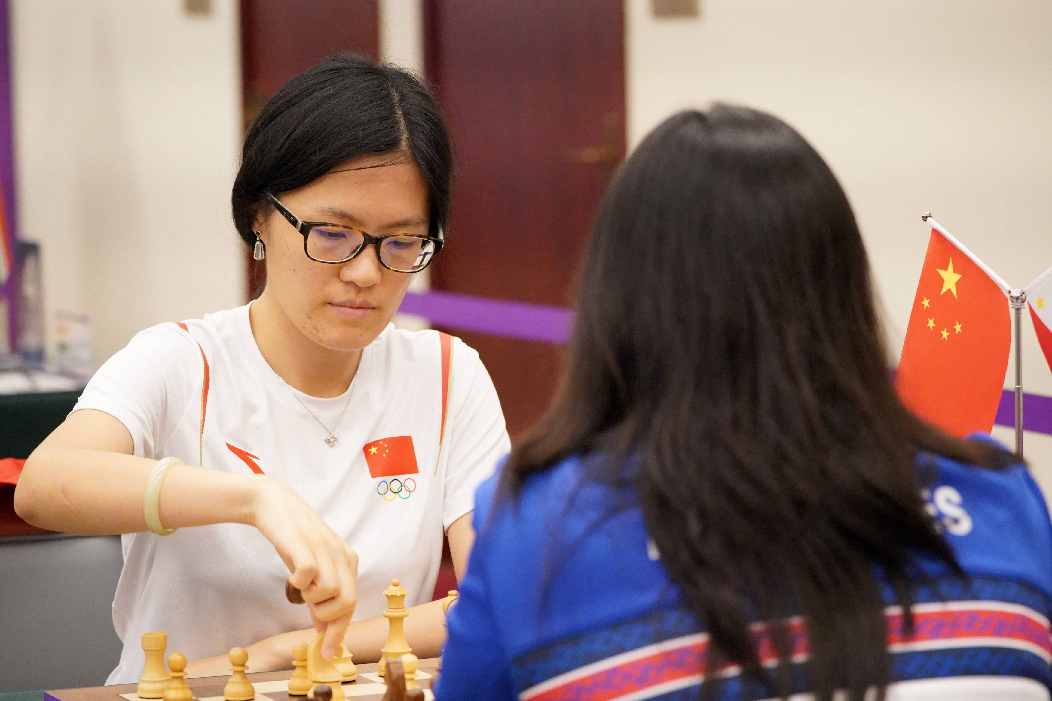 国际象棋女选手图片