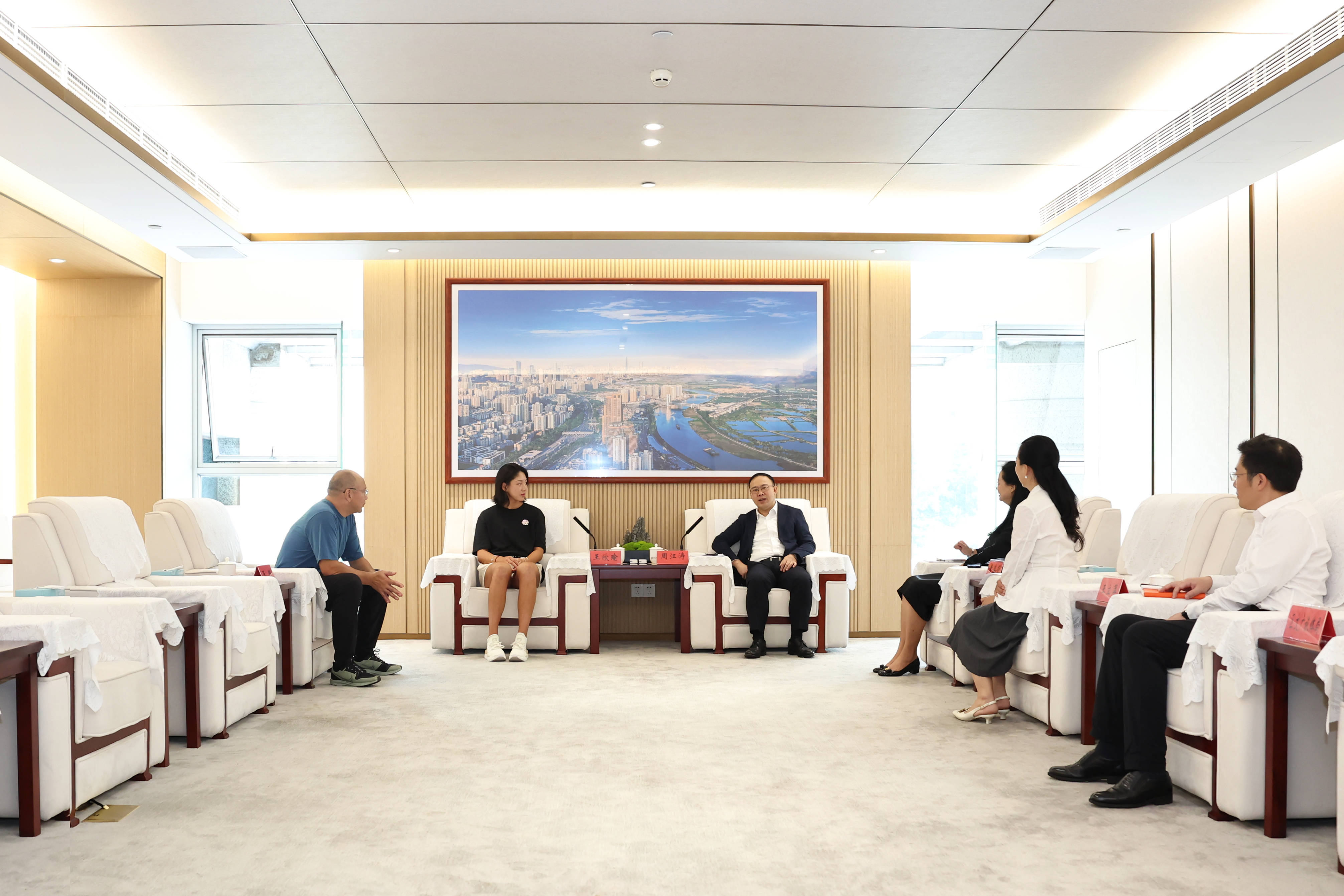 法网冠军王欣瑜受聘"福田区体育形象大使"_周江涛_网球_深圳