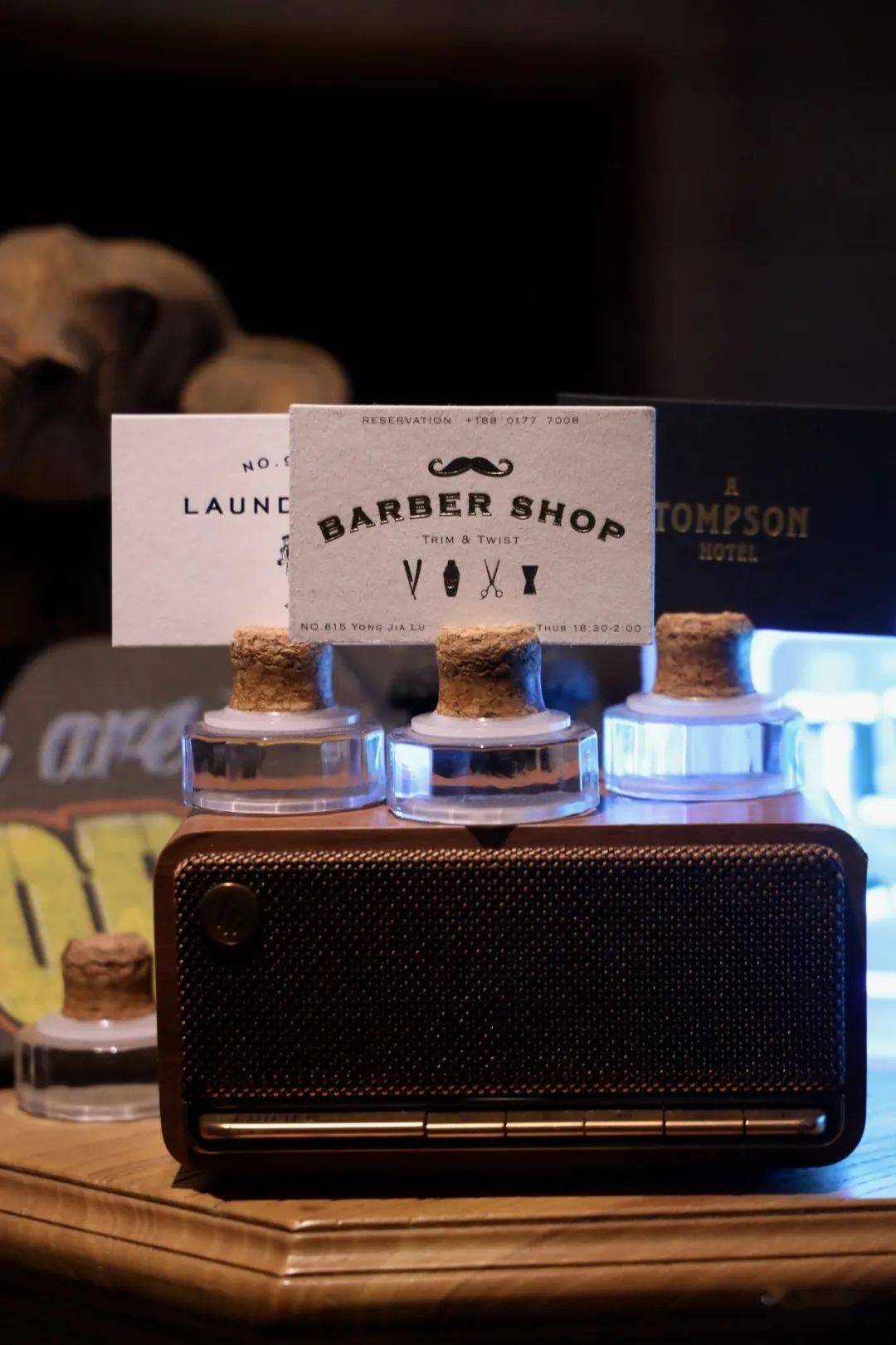 trio调酒师bruce将蜜桃玫瑰金酒,樱桃白兰地与山楂浓缩液比作是音乐