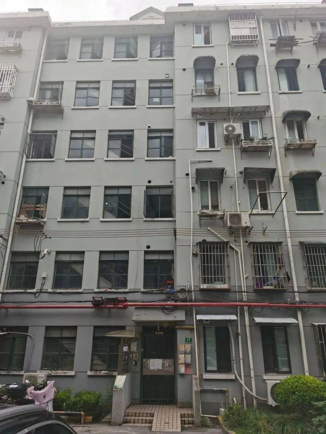 经多次调解专家协助彭浦镇翔前居民区这份加梯合约成了