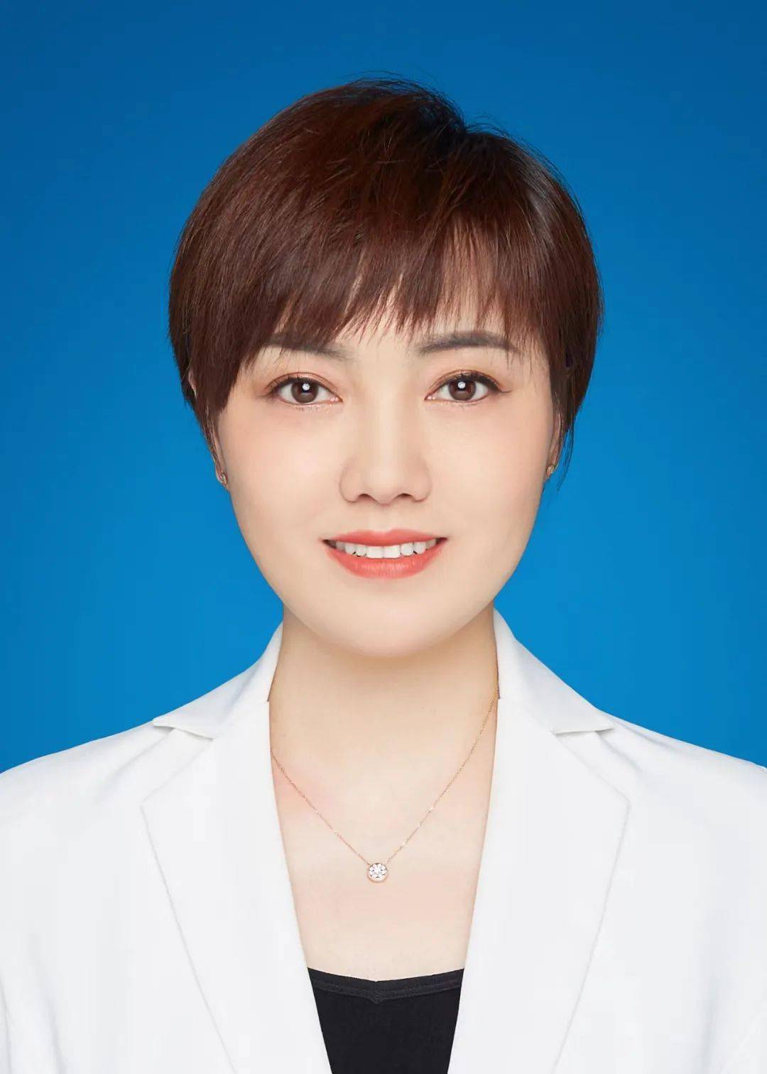 组织委员 张昕瑜   宣传委员 潘峥峥统战委员 杨 佳青年委员 李莎莎