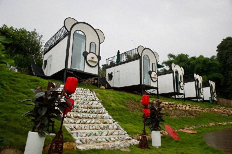 草坪露营,剧本杀……成都传媒集团与邛崃市携手打造谢家坝子精品民宿