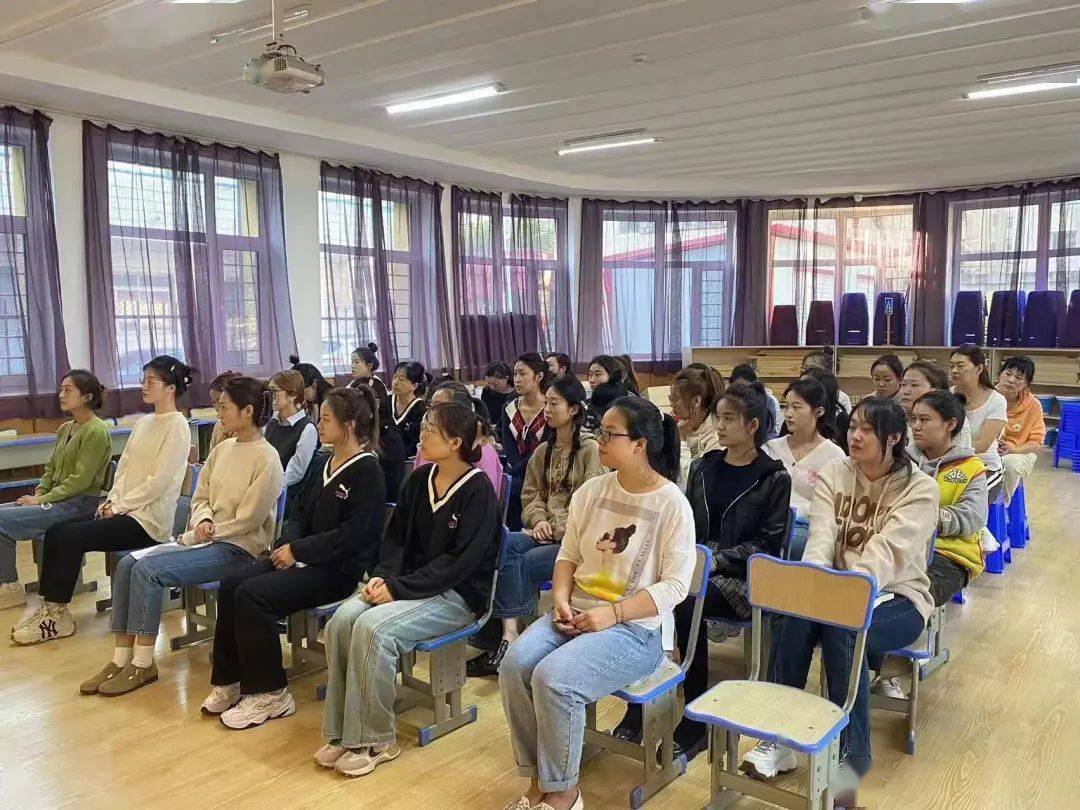 近日,佳木斯支队走进市第一,第二实验幼儿园和长安幼儿园等单位开展