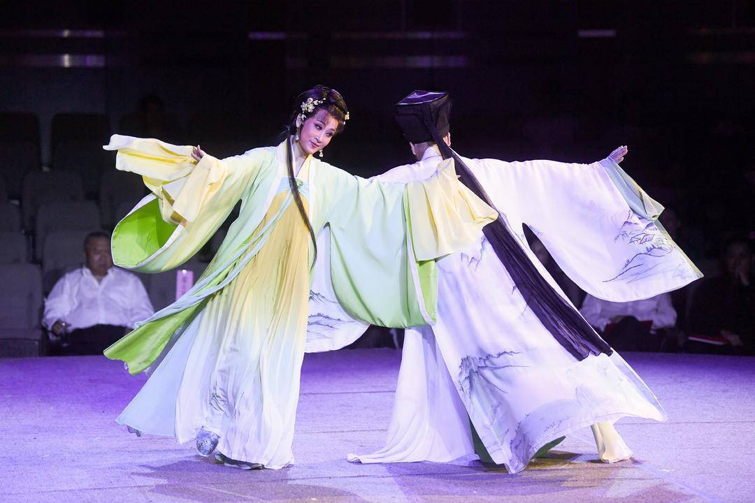 视频 回顾2023年江苏省舞台艺术精品创作扶持工程重点投入剧目_时代