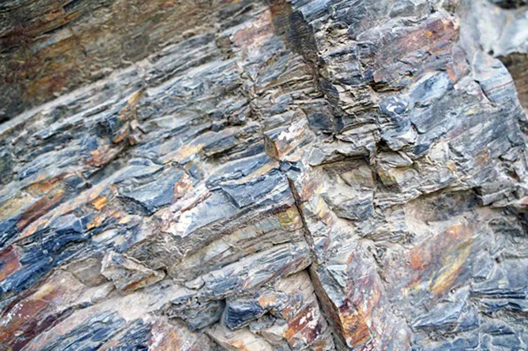 观察和识别河流阶地82了解沉积岩的形成过程82考察虎峪地质地貌