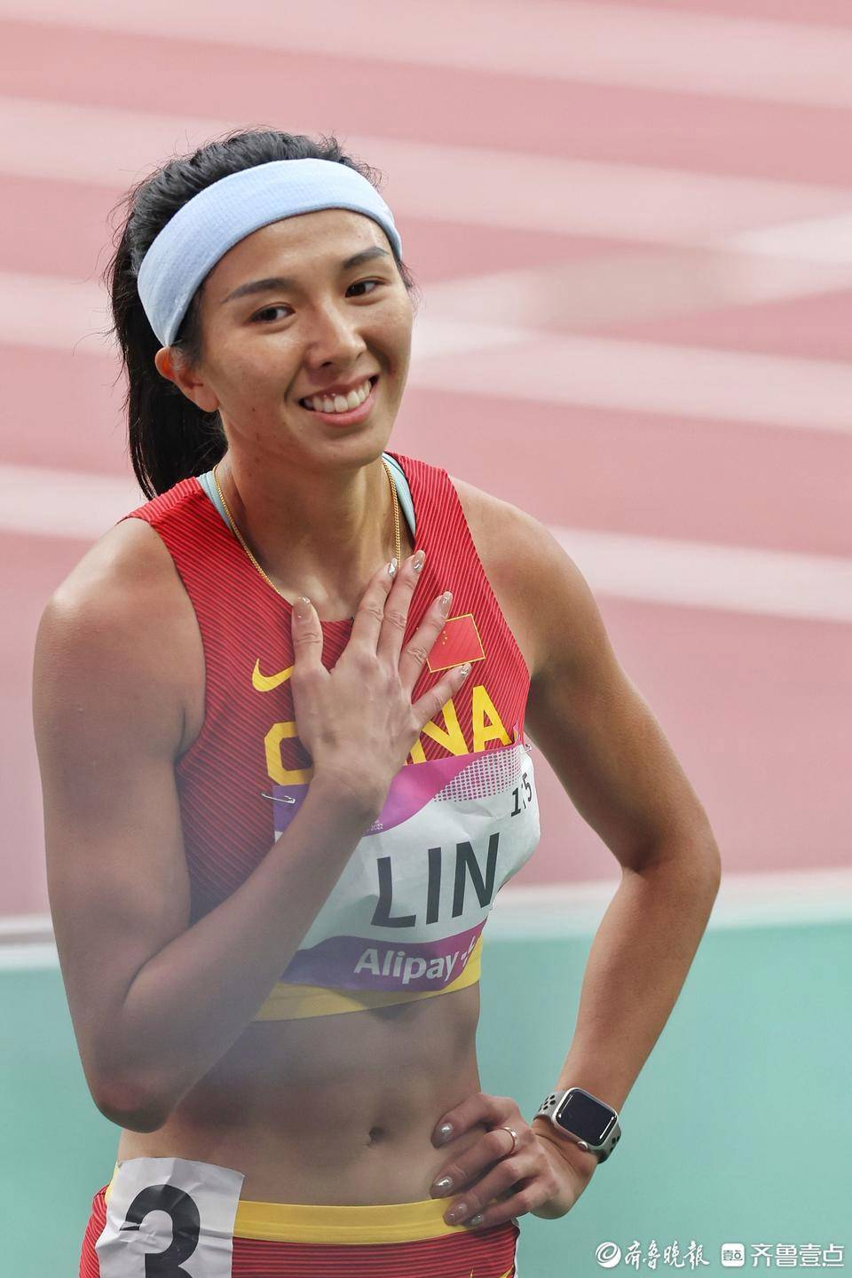 林雨薇雨中创造个人最好成绩_王鑫_图片_比赛日