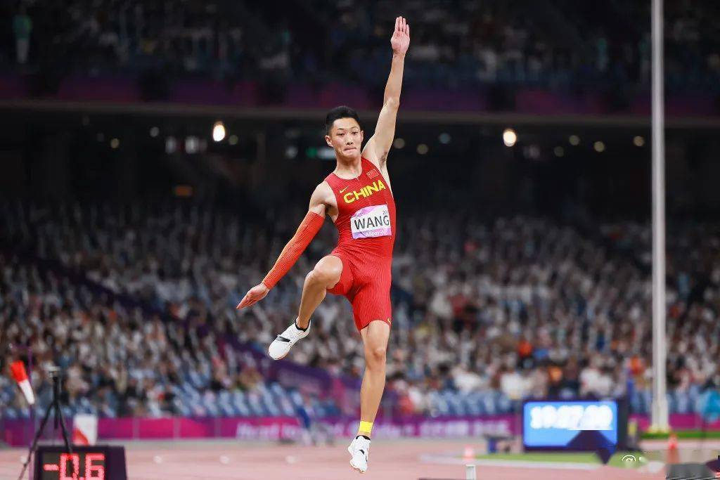 徐州运动员王嘉男夺得杭州亚运会田径男子跳远冠军_成绩_金牌_决赛