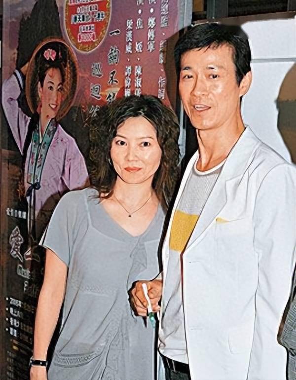 父女30年未见,走在路上都不认识_卢慧茹_郑欣宜_郑安