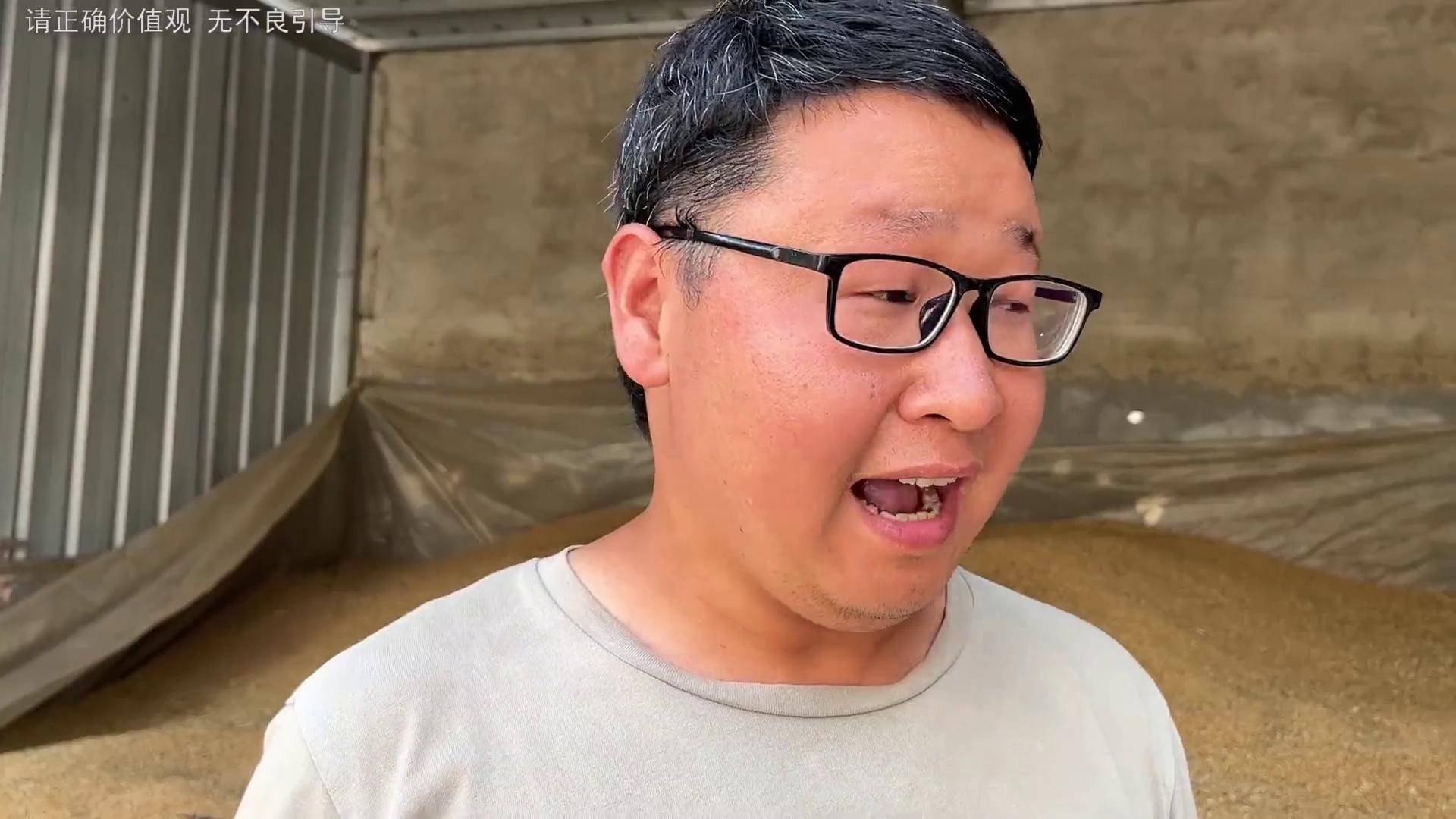 小光去姐姐家串门,得知姐姐在医院打针,回家后小光对妈妈发脾气 我的