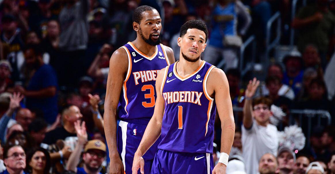 杜兰特:无论场上或场下都喜欢与布克相处_篮球_队友_角度