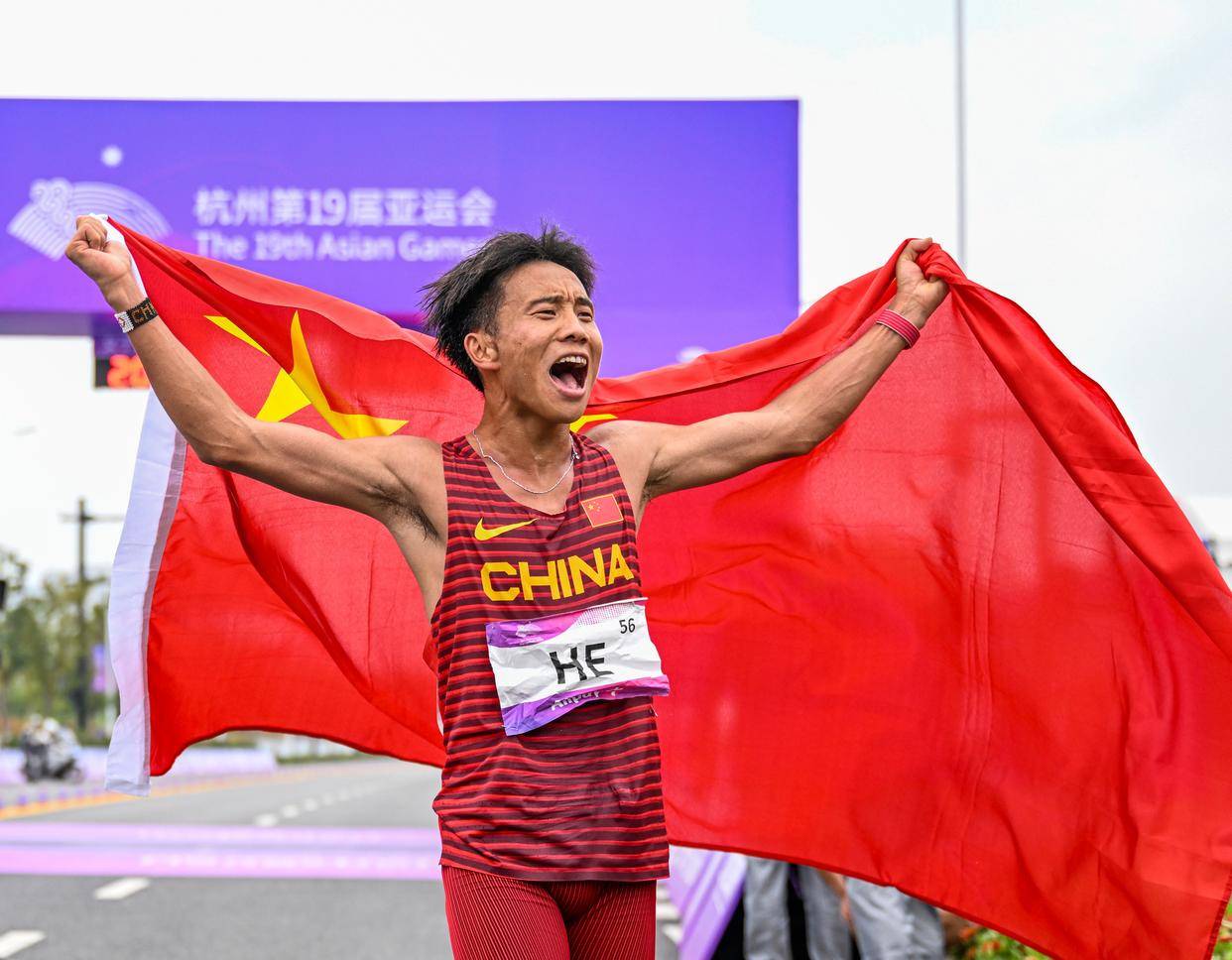 杭州亚运会|何杰:竭尽全力 展现中国人的气势_马拉松_比赛_金牌