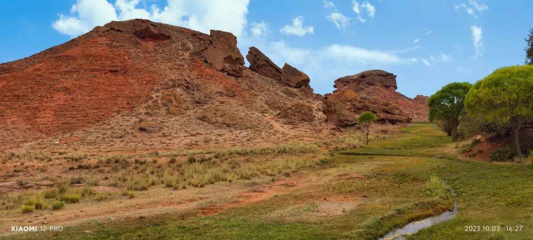 泉沟位于甘肃省金昌市金川区的北部,龙首山脚下,距离市区约四十公里
