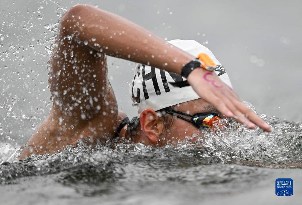 马拉松游泳——女子10公里:吴姝彤夺冠