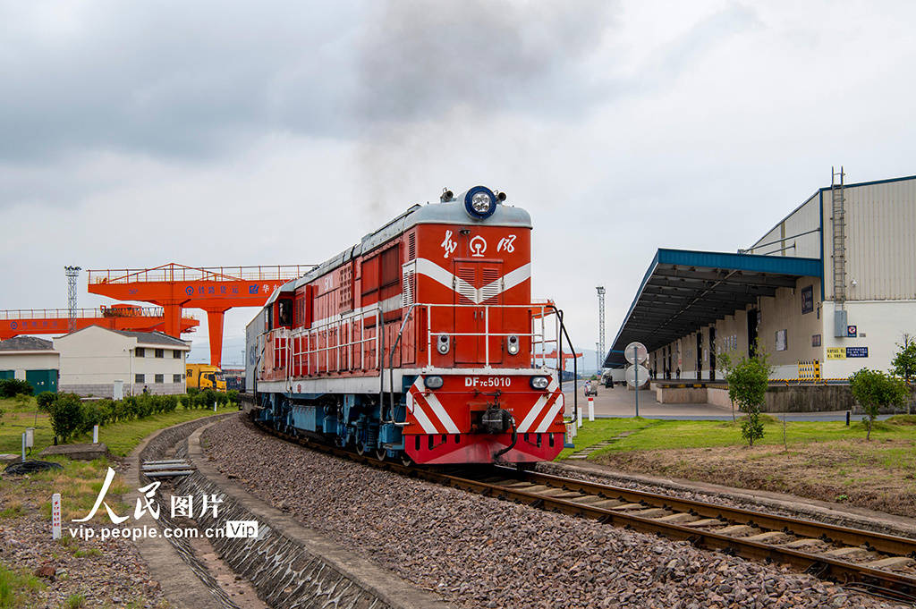 浙江金华:"义新欧"中欧班列运输忙