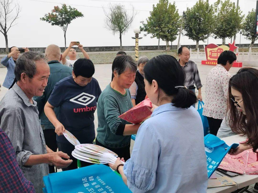 【豆娃普法】寿县安丰塘镇:"迎中秋"普法宣传活动_群众_法治_法律