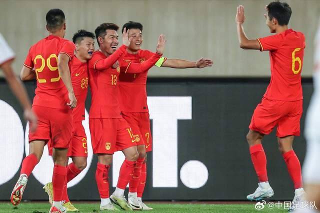 国足2-0复仇越南仍被唱衰,前国脚徐亮称低级失误太多,看不到希望,黄健翔:我们不能继续落后,苟延残喘_比赛_控球_足球