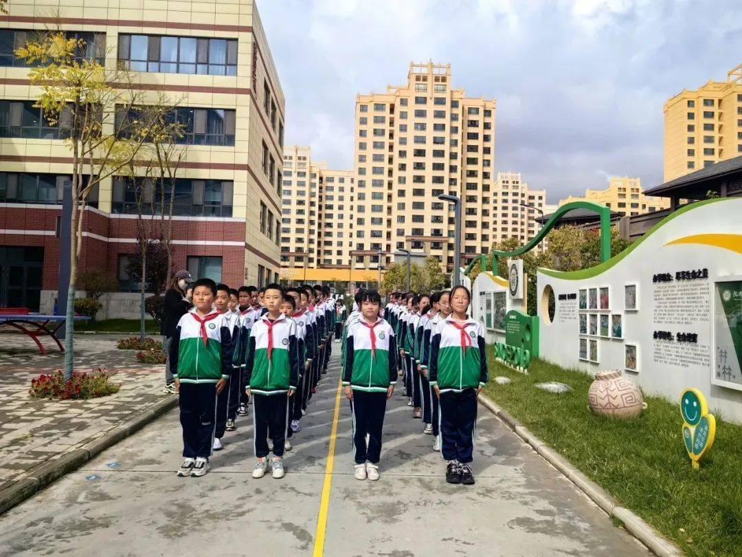 沈那小学图片