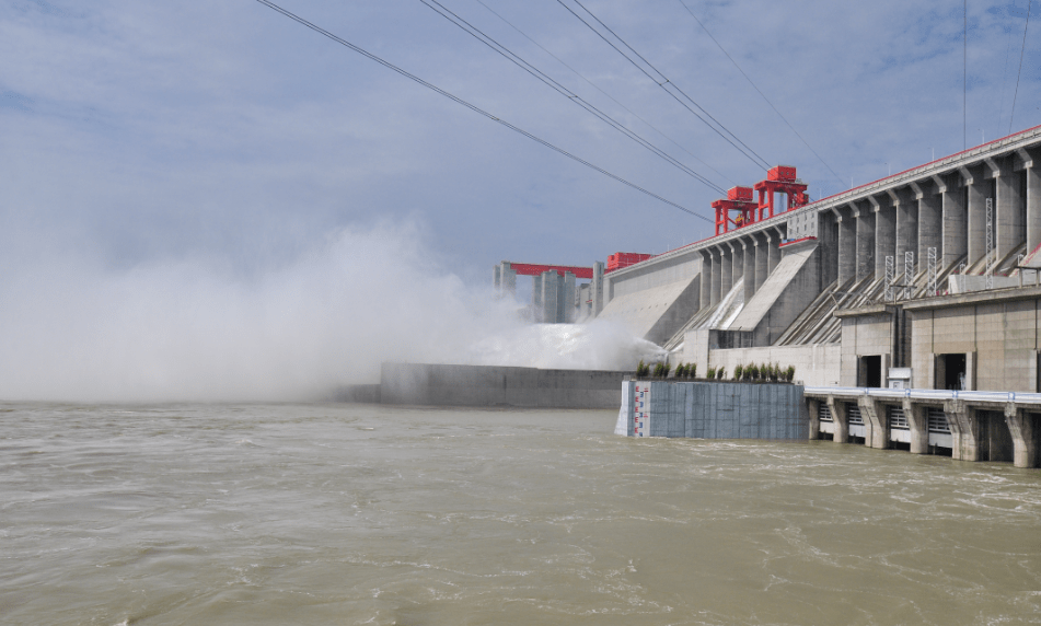 丹江口水库水位蓄至170米正常蓄水位,是丹江口水库大坝加高后继2021年