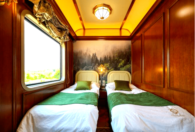 旅游_列车_车厢