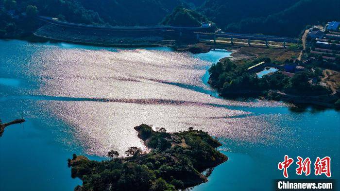 安徽岳西:天堂湖水泛金波_河湖_生态_治理