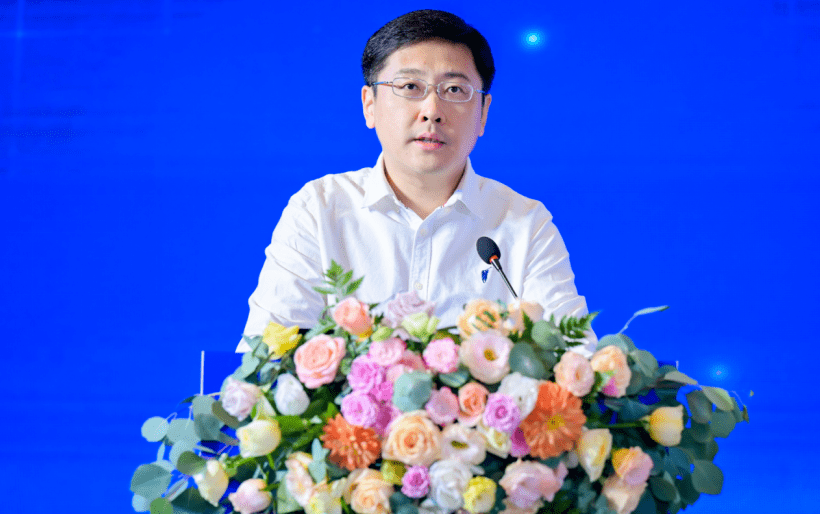 拼多多高级副总裁朱政作主题演讲朱政作了题为"坚守高质量发展信念