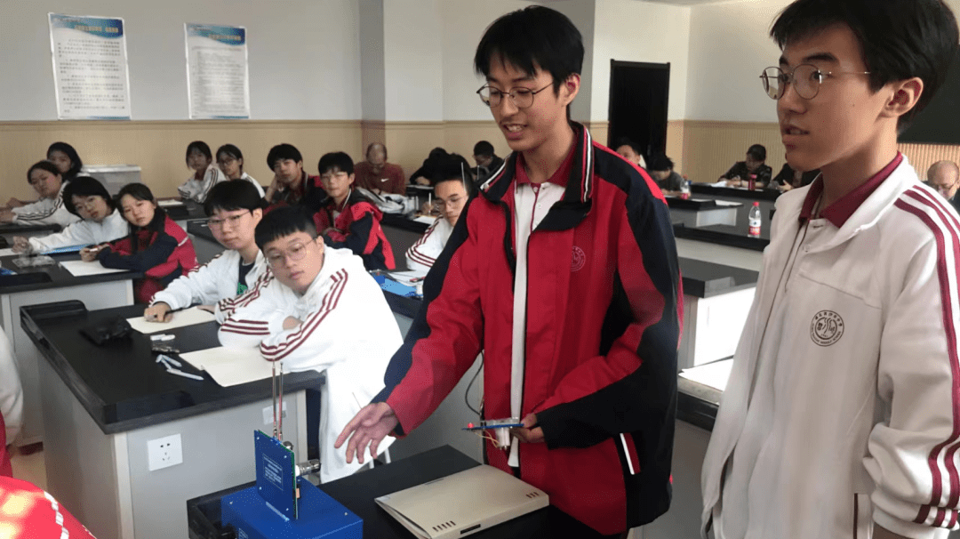【教研】沙市中学和荆州中学,江陵中学,北门中学开展物理学科联合教研