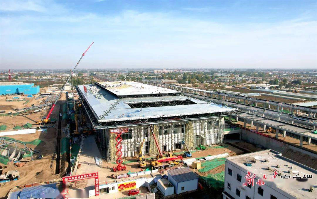 高铁建设战鼓酣——兰张三四线铁路武威东站建设一线见闻_施工_站房