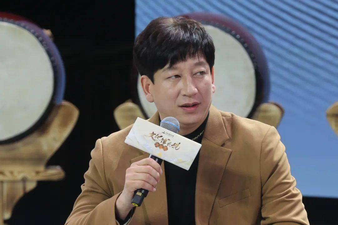 孙智强汪清县文化馆馆长金升活延边朝鲜族自治州群众艺术馆馆长观看