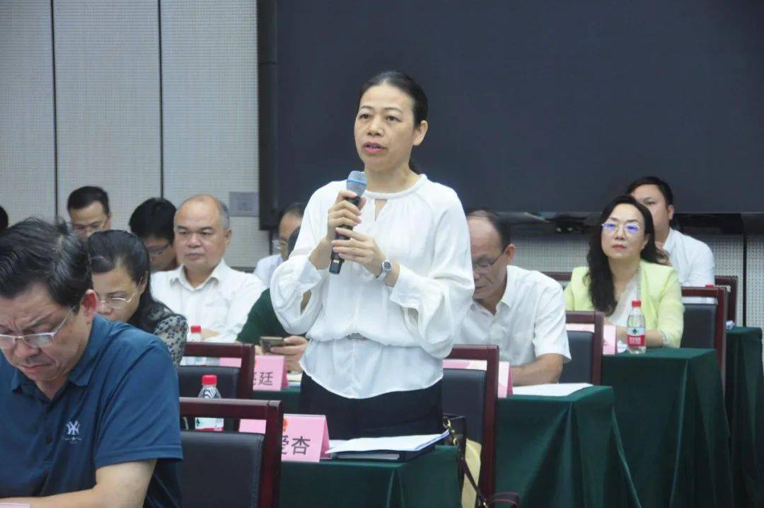 市人民政府常务副市长潘汉胜应询:市人民政府将不断夯实粮食生产基础