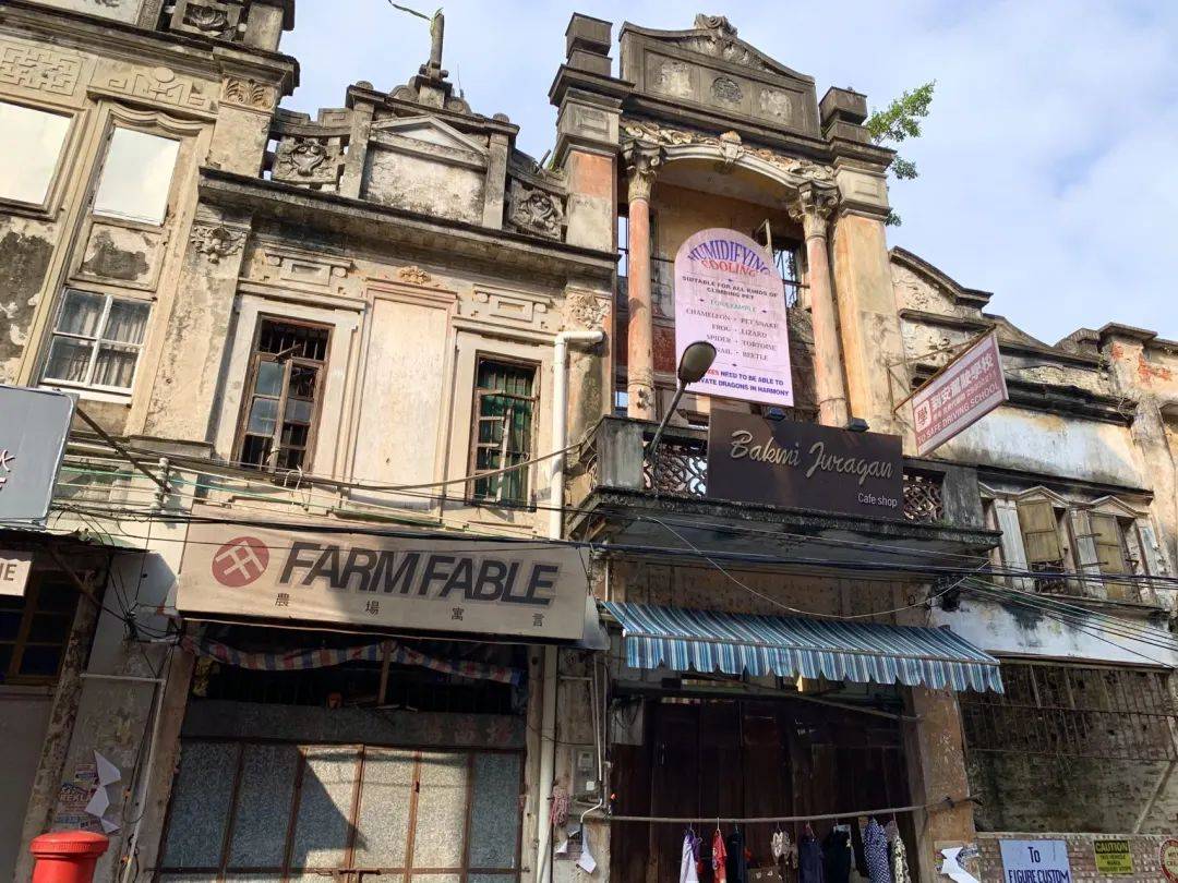 锦江里碉楼群其中的瑞石楼更是因其傲人的高度和华丽的建筑风格被称为